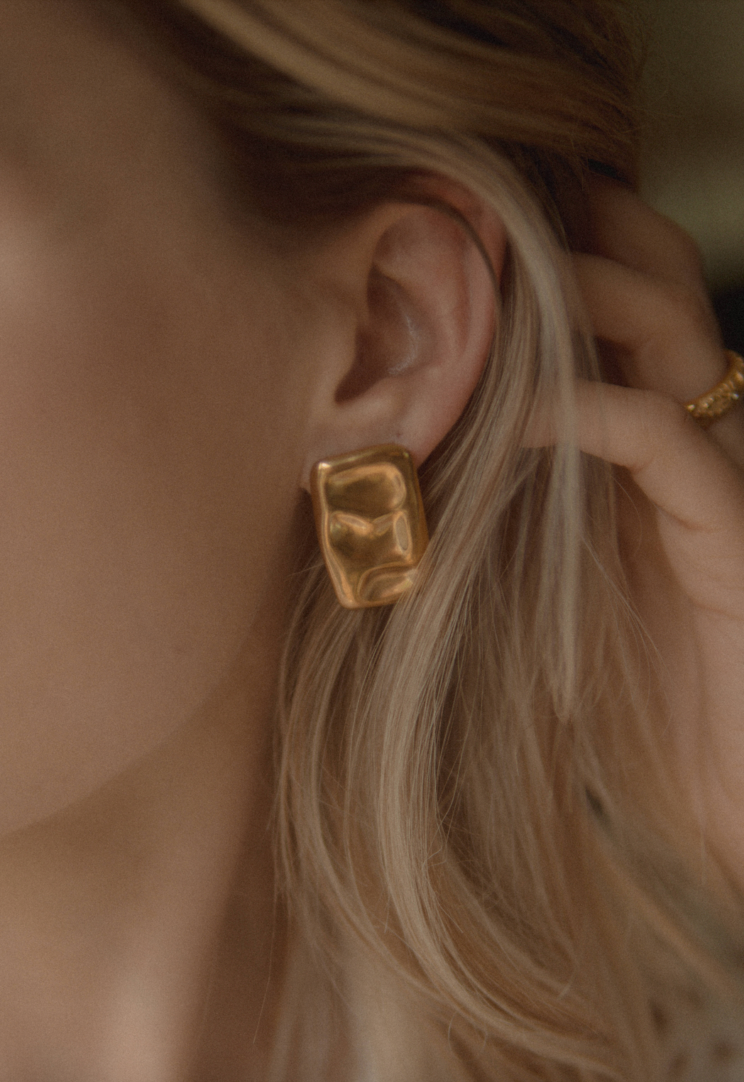 The Wavy Statement Studs