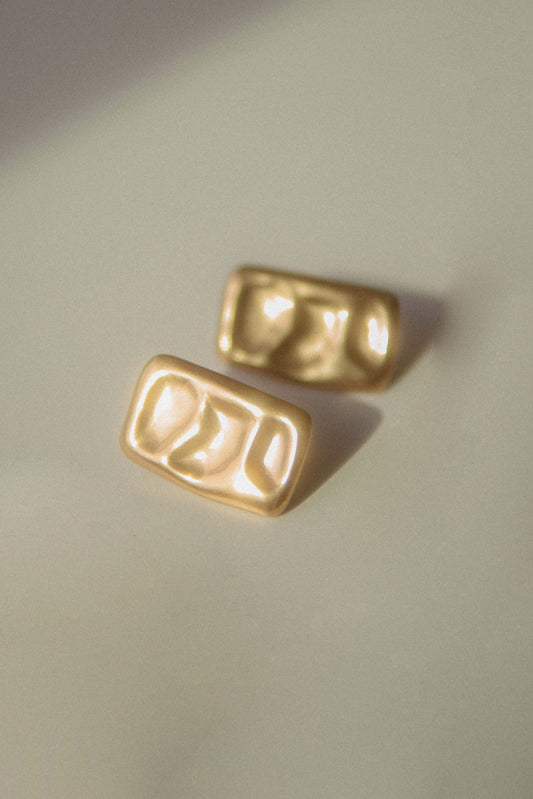 The Wavy Statement Studs