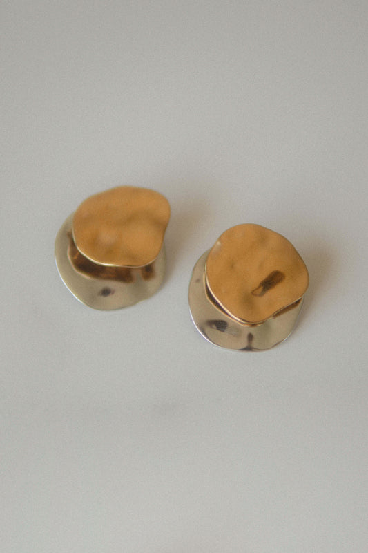 The Aura Studs
