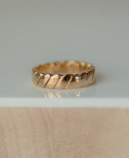 The Chunky Twist Ring
