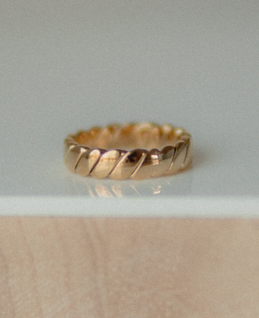 The Chunky Twist Ring